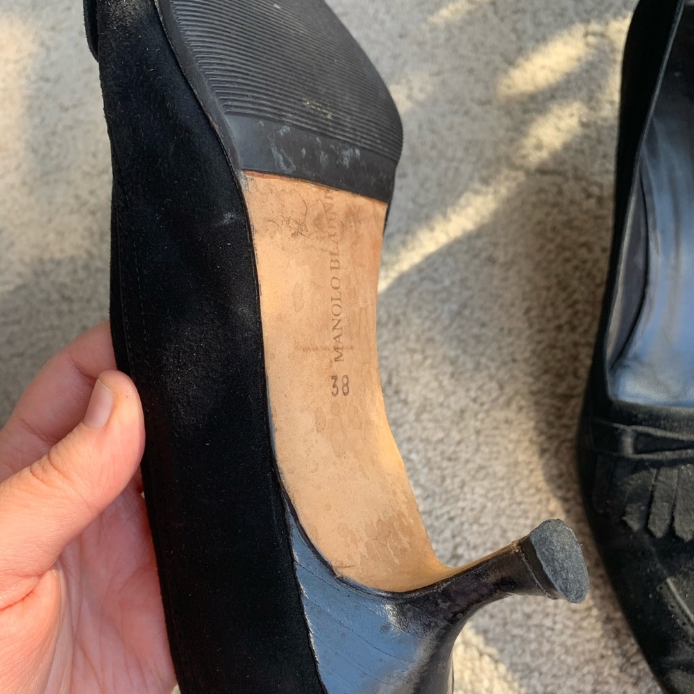 Vintage Manolo Blahnik suede pumps - Picture 6 of 10